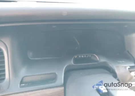 2001 Ford Crown Victoria Lx from USA, damaged, VIN 2FAFP74W41X122575